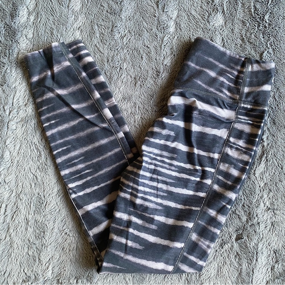 Nike Womens Dri Fit Ten Less One Legend Leggings Medium Gray Stripe Full Length